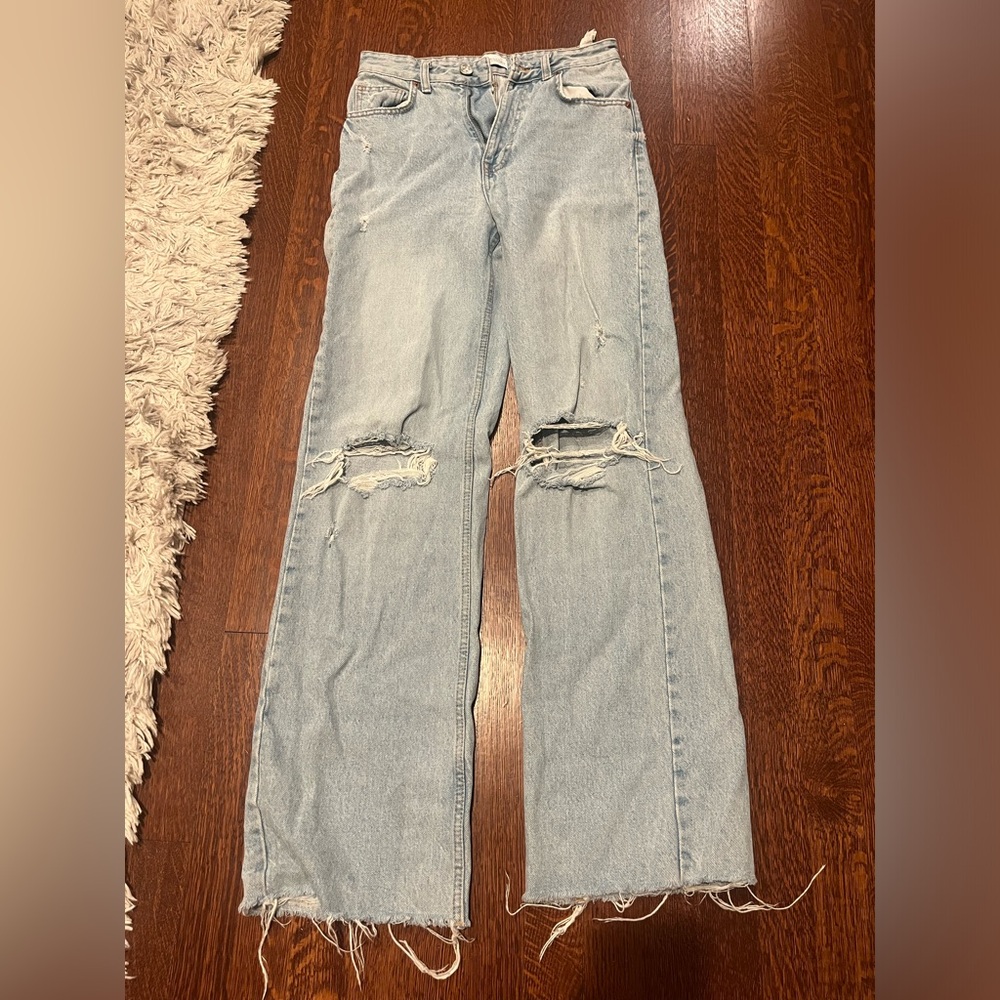 Zara blue jeans. Very flattering on the waist with a wide leg.